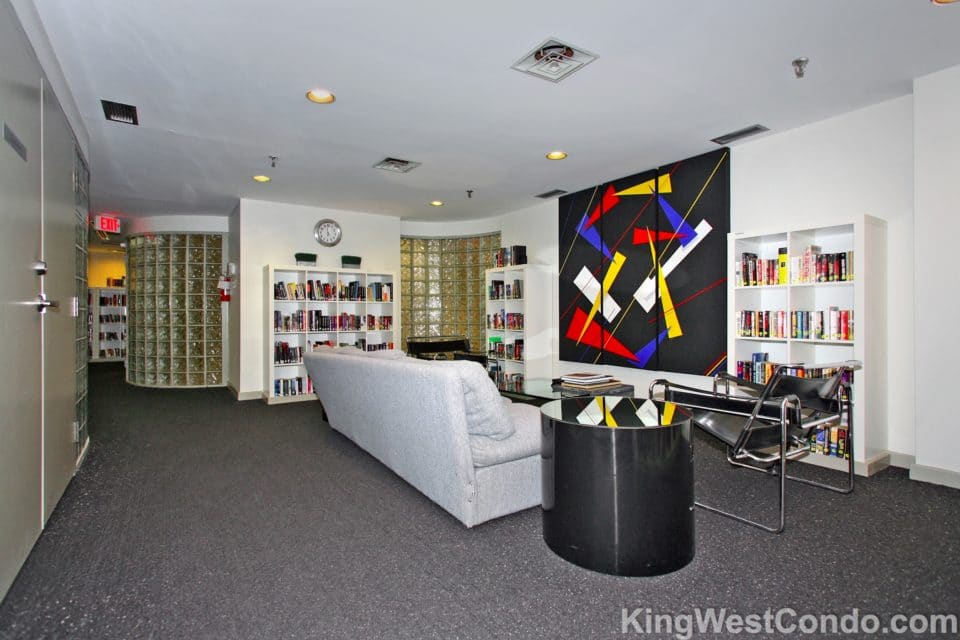 701 King St W Summit Condos - Lounge - KingWestCondo.com